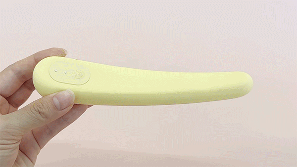 イロハモイストジェルをイロハフィットにつける様子