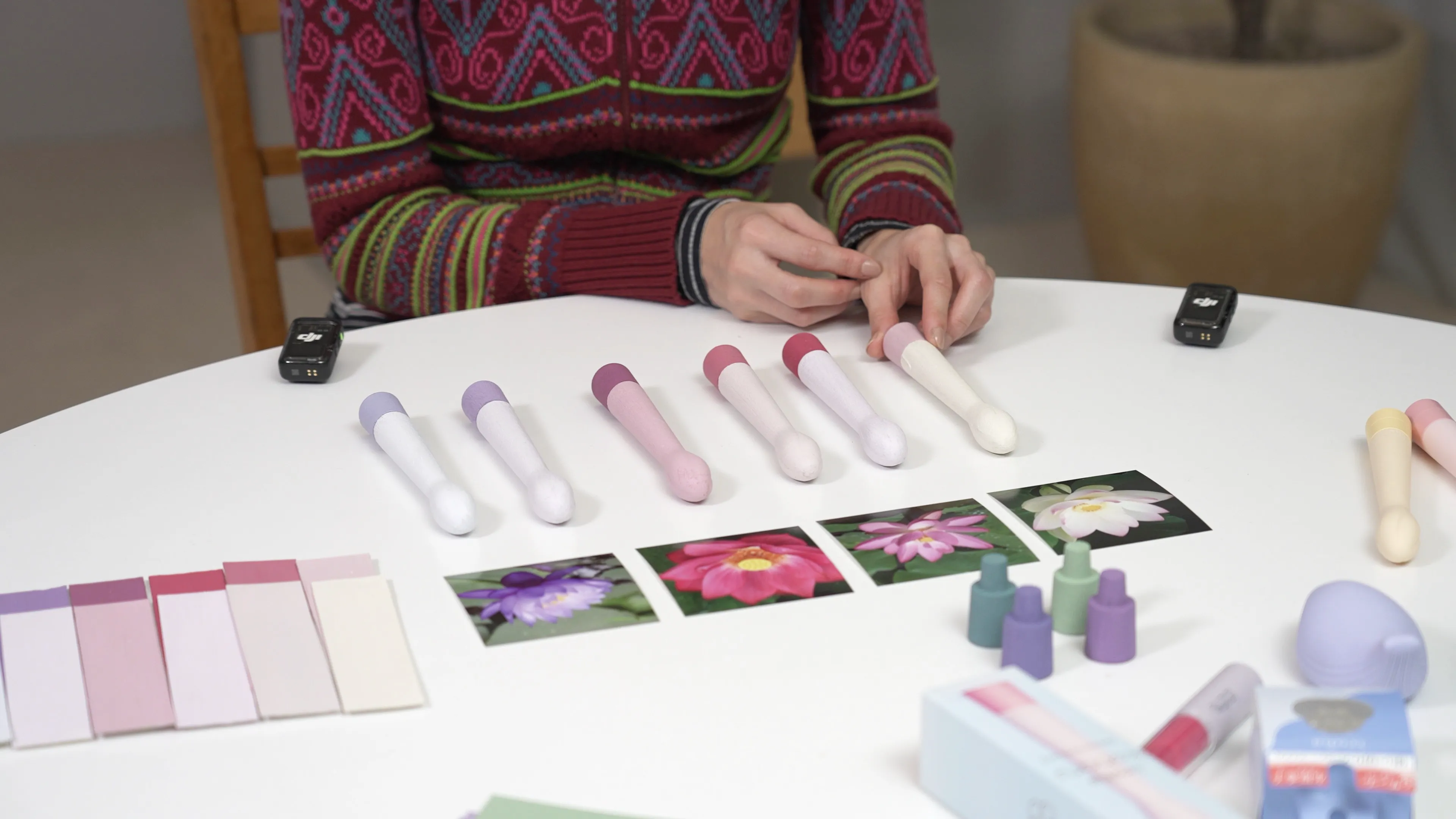 Kiko Mizuhara choosing the color of the iroha koharu SUIREN